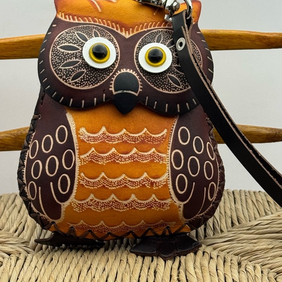 Rustic Southwest HandTooled Leather Owl Wristlet/Coin Purse - Picture 7 of 15